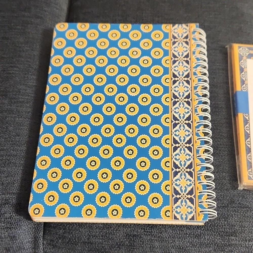 New 2 Vera Bradley Forget me Nots note pads